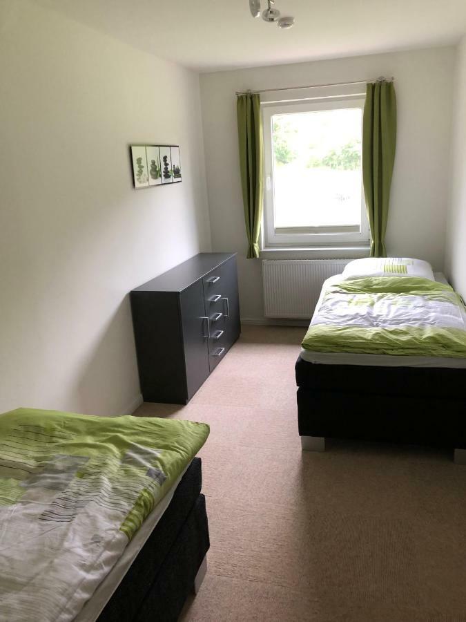 Modernes Apartment In Ruhiger Lage, 70Qm, 4 Personen 布里特林根 外观 照片