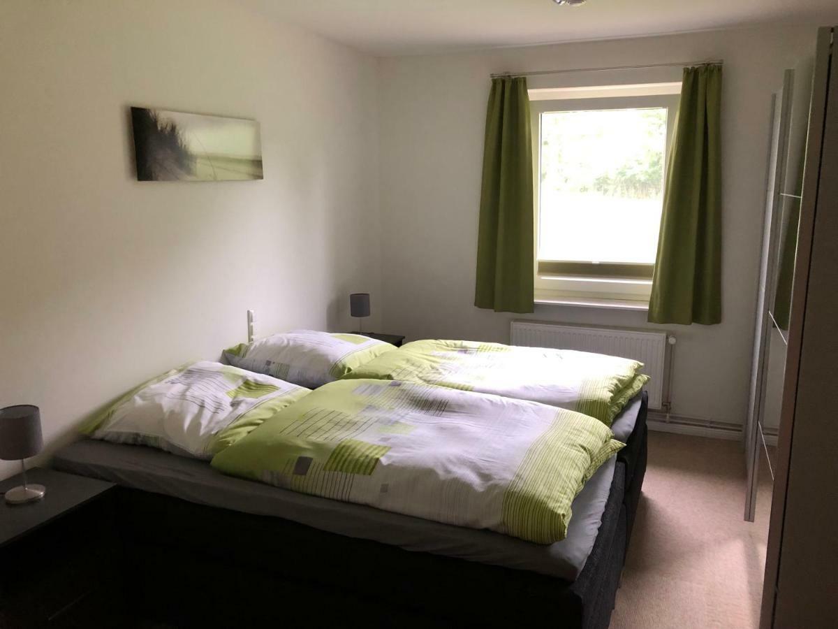 Modernes Apartment In Ruhiger Lage, 70Qm, 4 Personen 布里特林根 外观 照片
